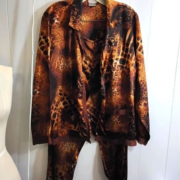 Secret Trasure 2 pcs Leopard Print Pajama Set Size 12/14 - Picture 1 of 5